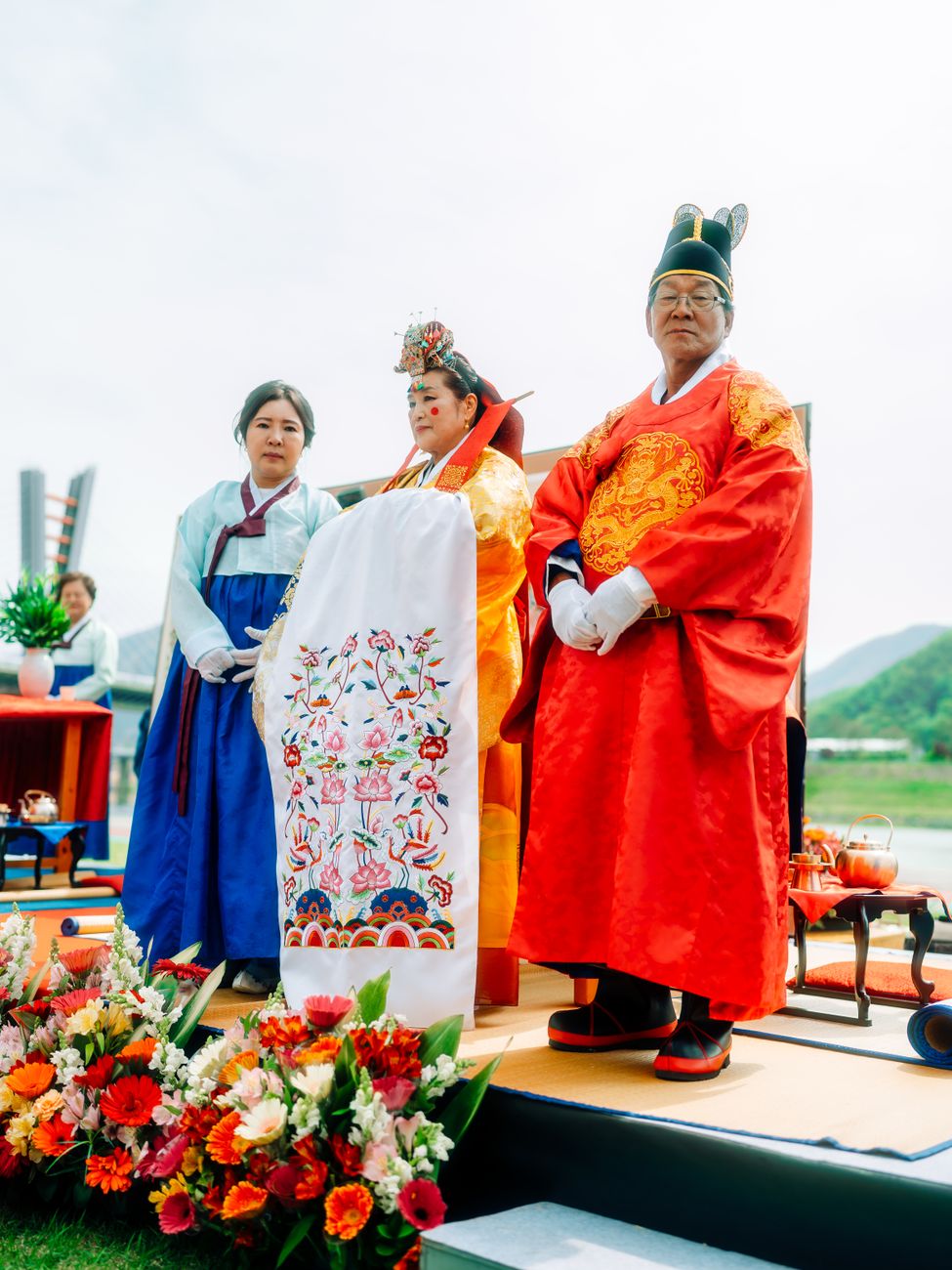 Korean Wedding Traditions Explained: Inside the 30-Minute Ceremony and the Pyebaek That Follows